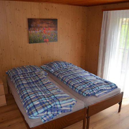 Grosse, Schoene Wohnung Im Gruenen Бриг Экстерьер фото