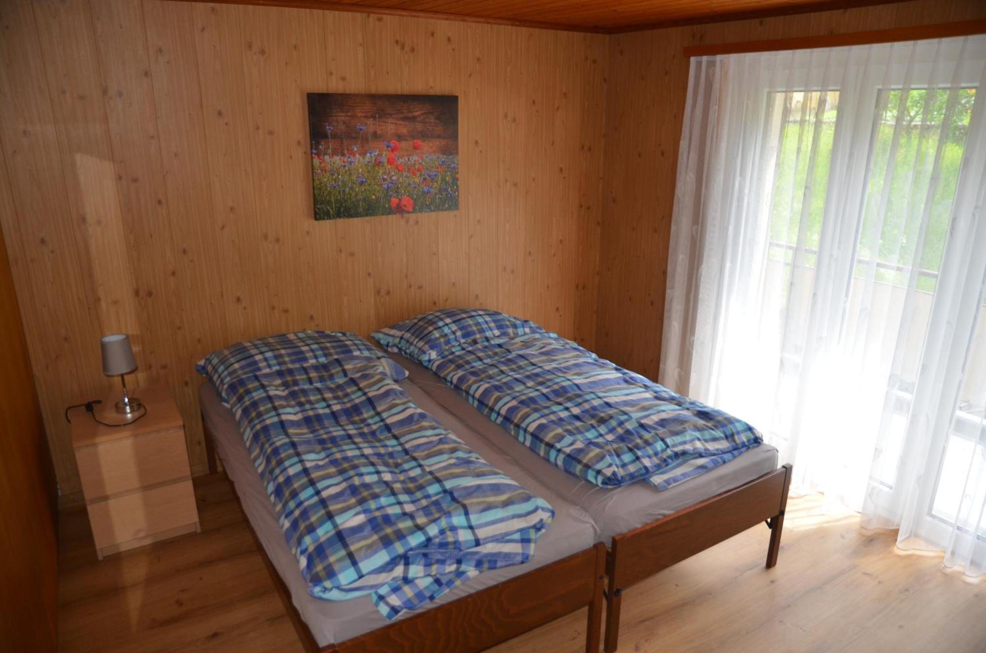 Grosse, Schoene Wohnung Im Gruenen Бриг Экстерьер фото